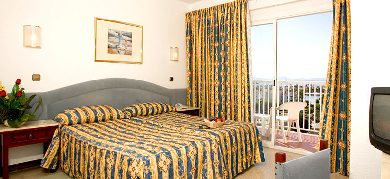 Globales Condes De Alcudia Hotel Port de Alcudia  Room photo